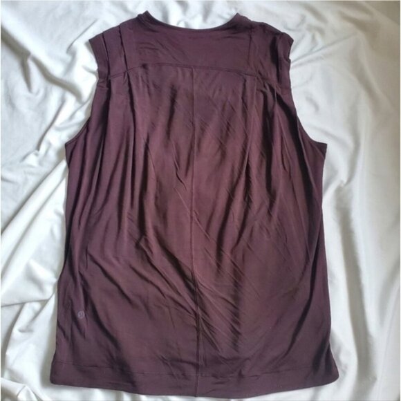 Lululemon Pleated Active Wear Sleeveless top size 10 - Picture 9 of 10